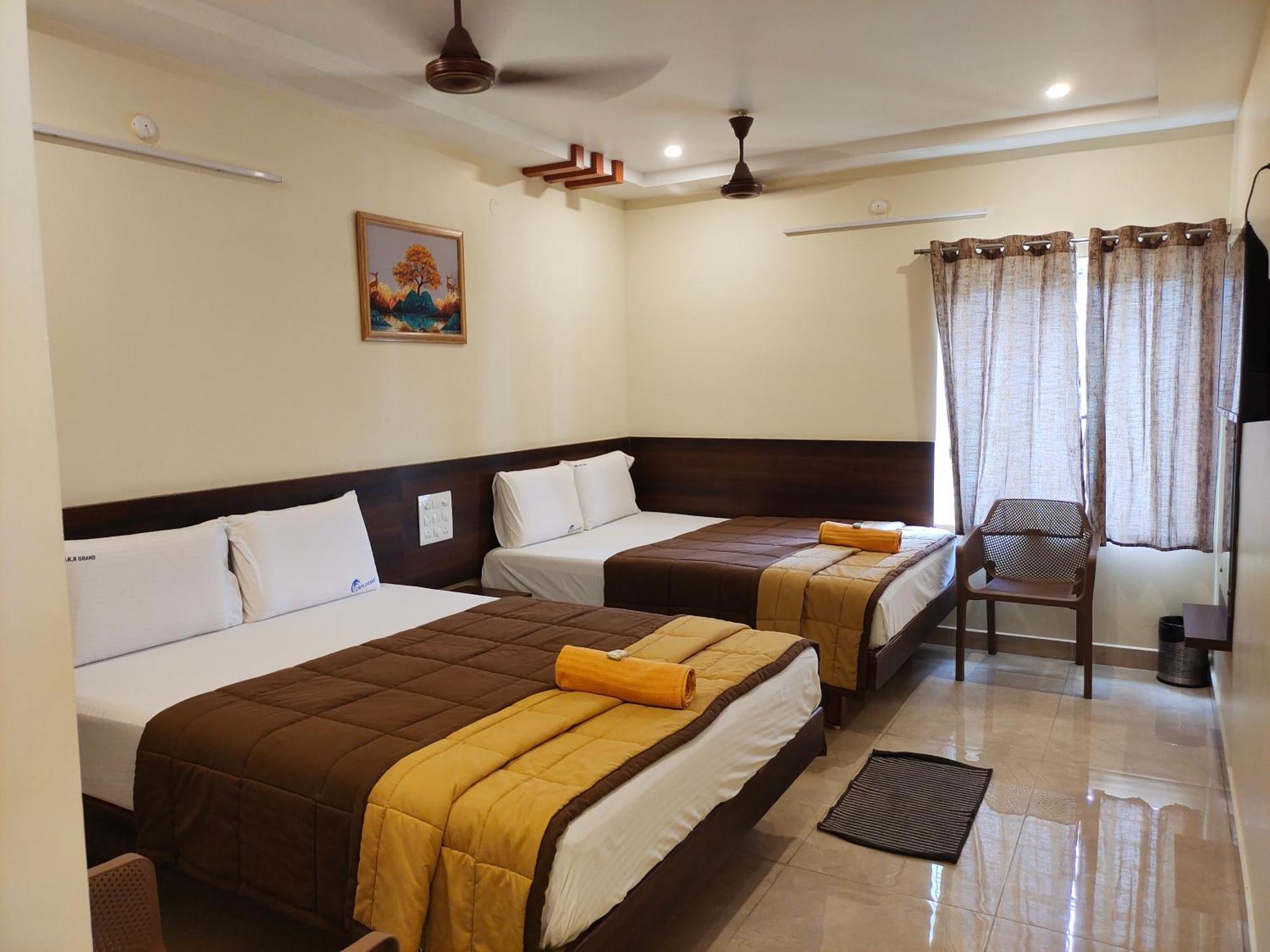 Hotel Dkr Grand Tirupati Exterior foto